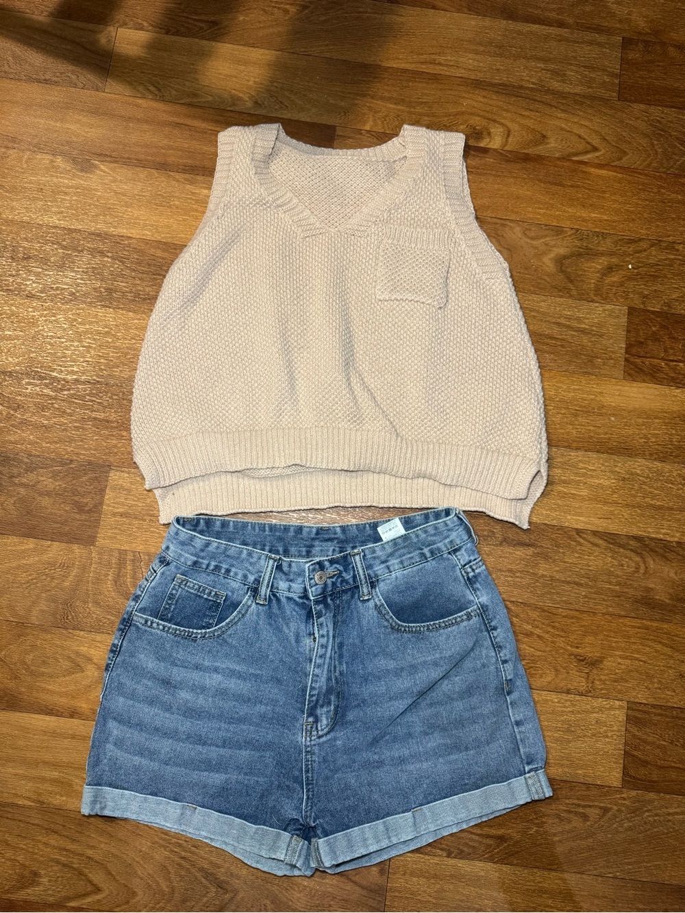 SHEIN Combo Light Pink Knit V-Neck Sleeveless Sweater Vest and Shorts- size medi